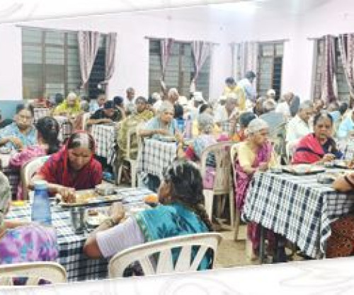 Food Donation by Fabtech Foundation - Matoshree Vriddhashram